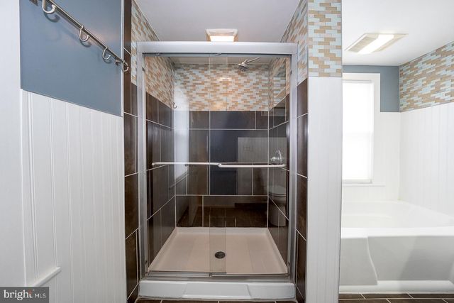 240 WADAS AVE, Upper Darby, PA 19082