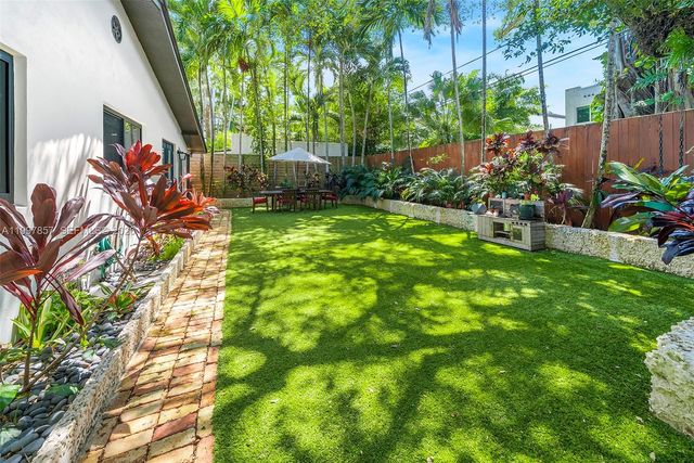 4046 El Prado Blvd, Miami, FL 33133
