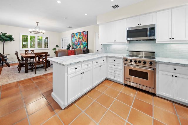 4046 El Prado Blvd, Miami, FL 33133
