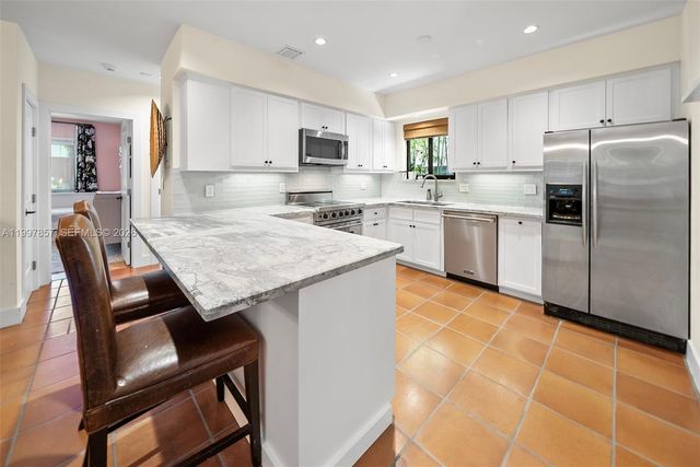 4046 El Prado Blvd, Miami, FL 33133