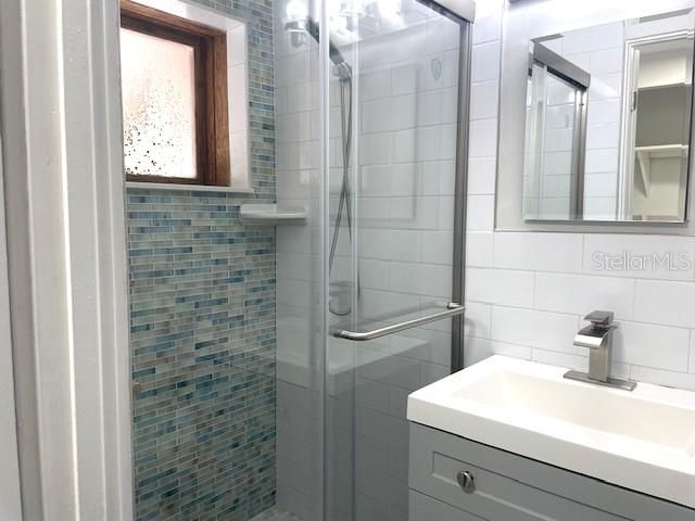 7464 CASS CIRCLE, Sarasota, FL 34231