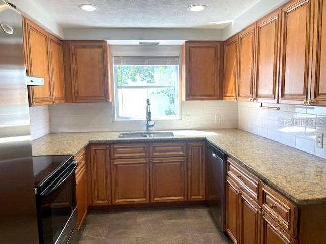 7464 CASS CIRCLE, Sarasota, FL 34231