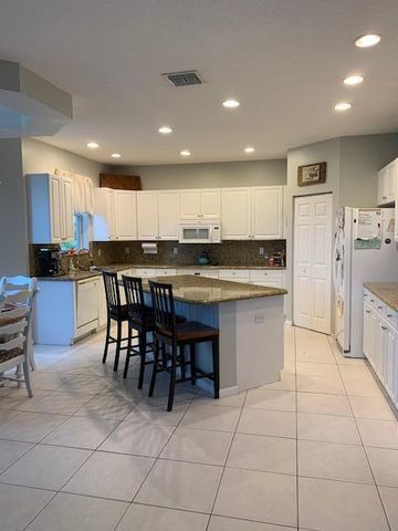 9019 Alexandra Circle, Wellington, FL 33414