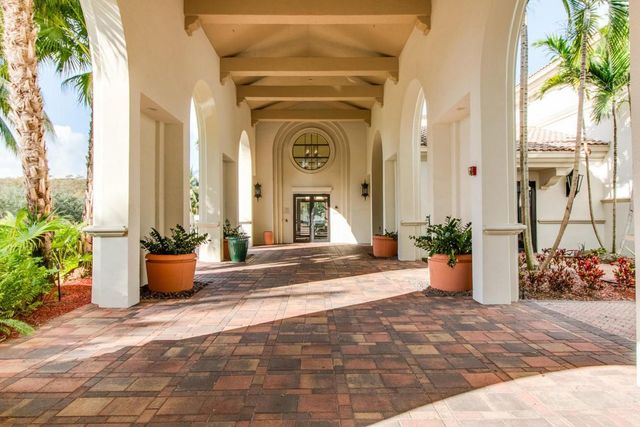 9019 Alexandra Circle, Wellington, FL 33414