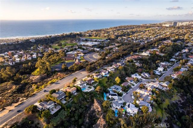 8239 Sugarman Drive, La Jolla, CA 92037