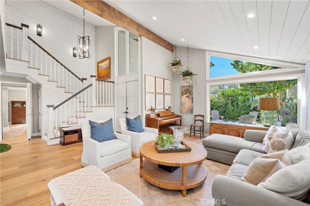 8239 Sugarman Drive, La Jolla, CA 92037