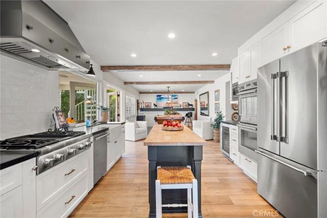 8239 Sugarman Drive, La Jolla, CA 92037