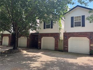 904 S Wood Avenue, Fayetteville, AR 72701
