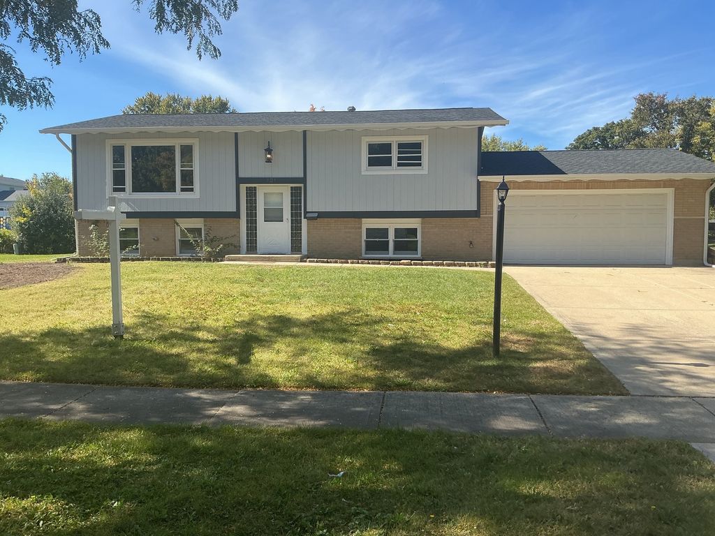 731 Claremont Drive, Downers Grove, IL 60516
