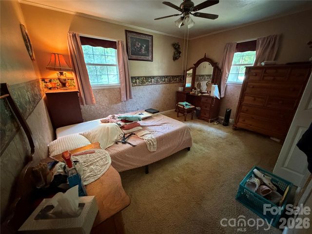 1044 Meadowbrook Lane, Newton, NC 28658