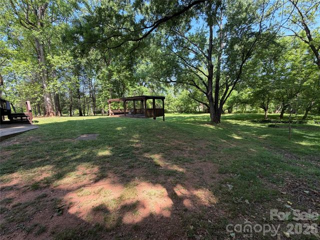 1044 Meadowbrook Lane, Newton, NC 28658