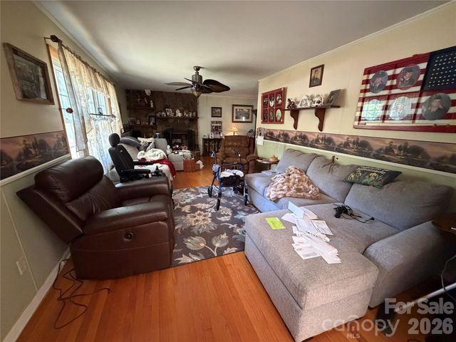 1044 Meadowbrook Lane, Newton, NC 28658