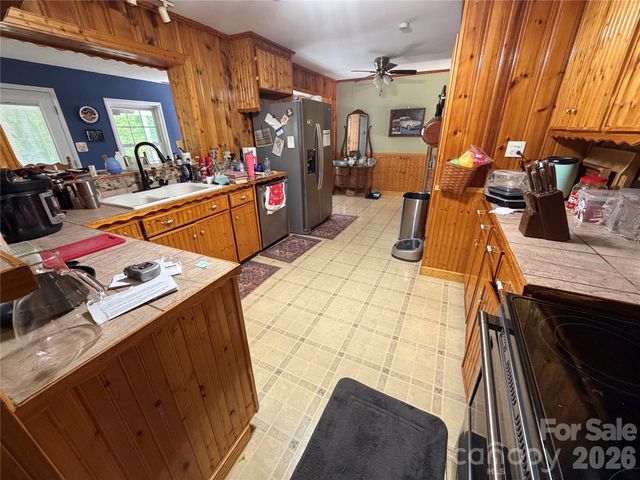 1044 Meadowbrook Lane, Newton, NC 28658