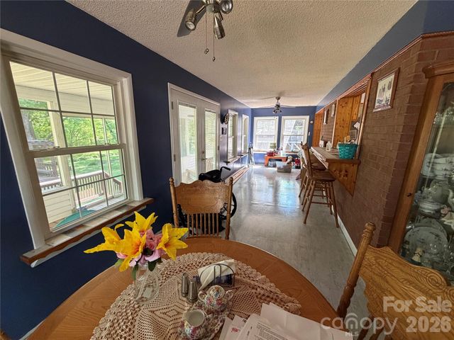 1044 Meadowbrook Lane, Newton, NC 28658