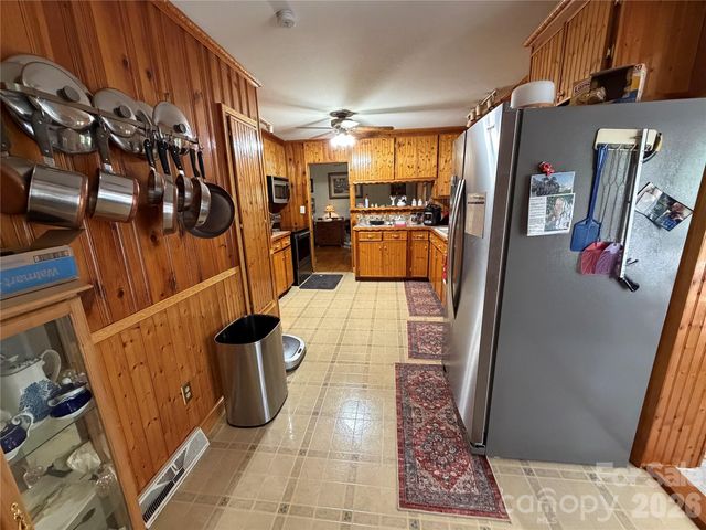 1044 Meadowbrook Lane, Newton, NC 28658