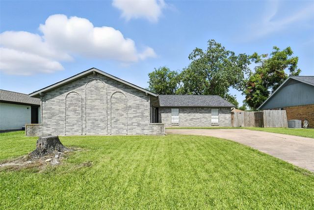 3410 Meadow Loop E, Pasadena, TX 77505