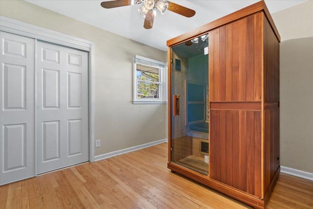 W148N8416 Albert PLACE, Menomonee Falls, WI 53051