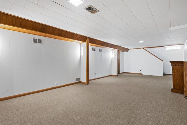 W148N8416 Albert PLACE, Menomonee Falls, WI 53051