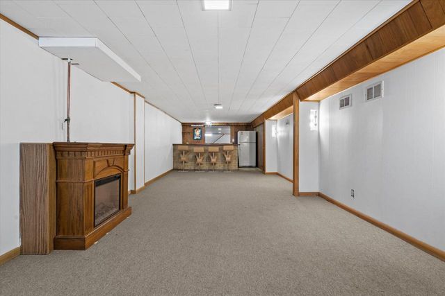 W148N8416 Albert PLACE, Menomonee Falls, WI 53051