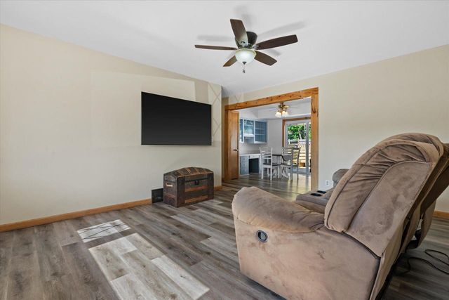 W148N8416 Albert PLACE, Menomonee Falls, WI 53051