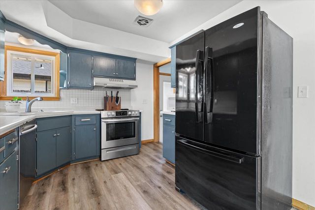 W148N8416 Albert PLACE, Menomonee Falls, WI 53051
