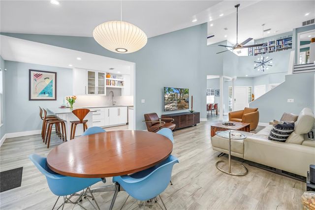 355 RED CEDAR COURT NE, St Petersburg, FL 33703