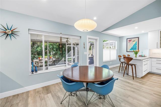 355 RED CEDAR COURT NE, St Petersburg, FL 33703