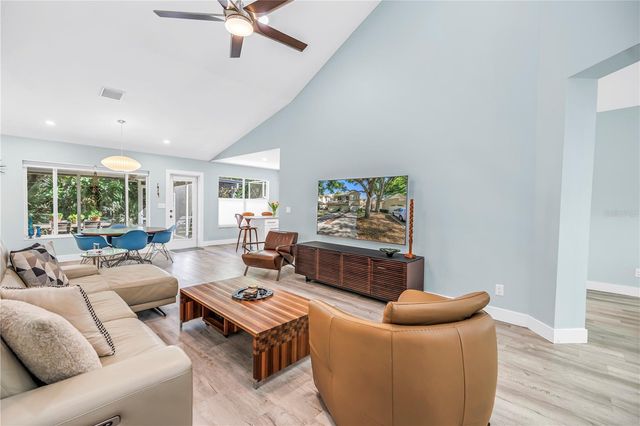 355 RED CEDAR COURT NE, St Petersburg, FL 33703