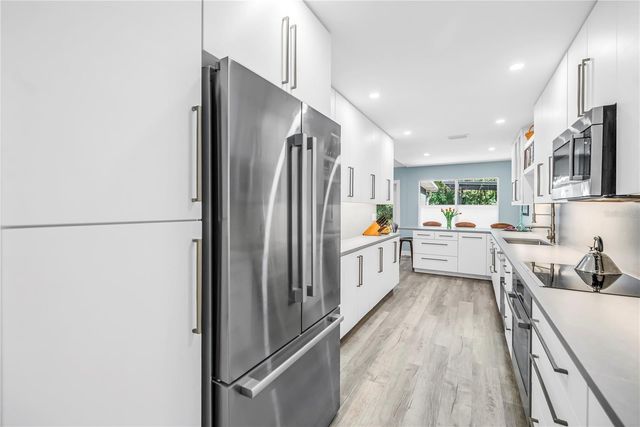 355 RED CEDAR COURT NE, St Petersburg, FL 33703