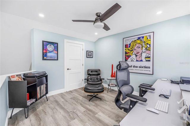 355 RED CEDAR COURT NE, St Petersburg, FL 33703