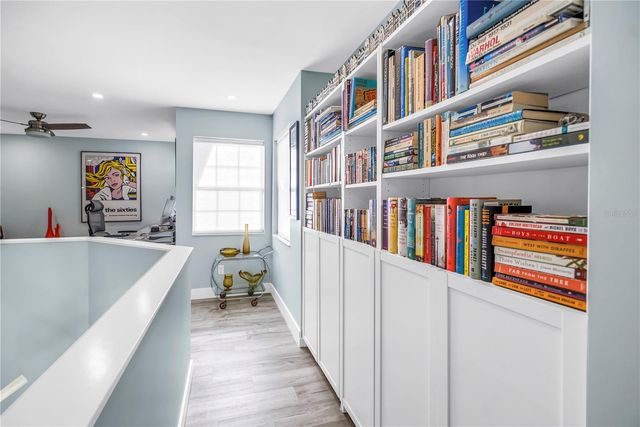 355 RED CEDAR COURT NE, St Petersburg, FL 33703