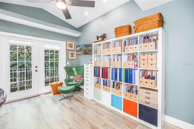 355 RED CEDAR COURT NE, St Petersburg, FL 33703