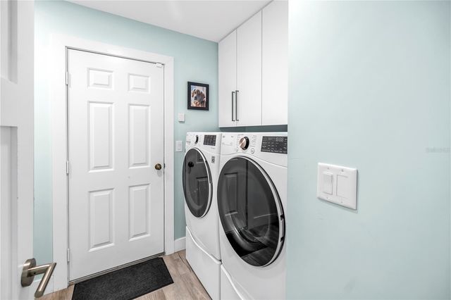 355 RED CEDAR COURT NE, St Petersburg, FL 33703