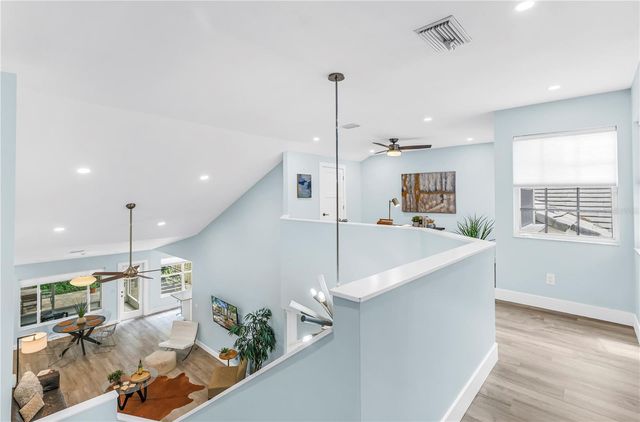 355 RED CEDAR COURT NE, St Petersburg, FL 33703