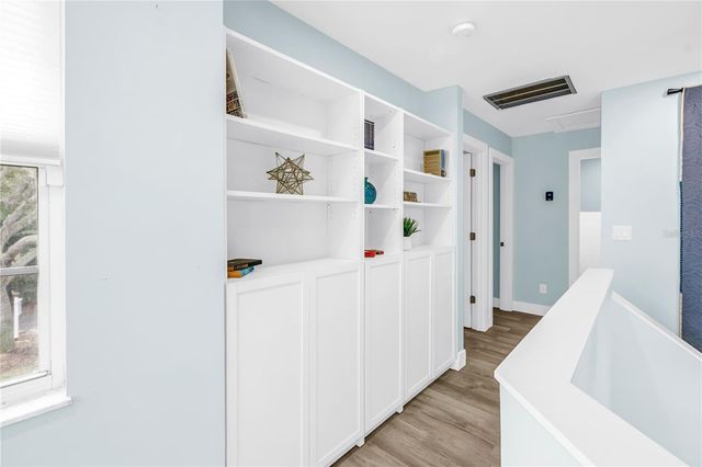 355 RED CEDAR COURT NE, St Petersburg, FL 33703