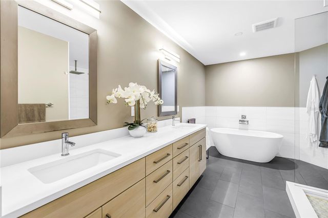 355 RED CEDAR COURT NE, St Petersburg, FL 33703