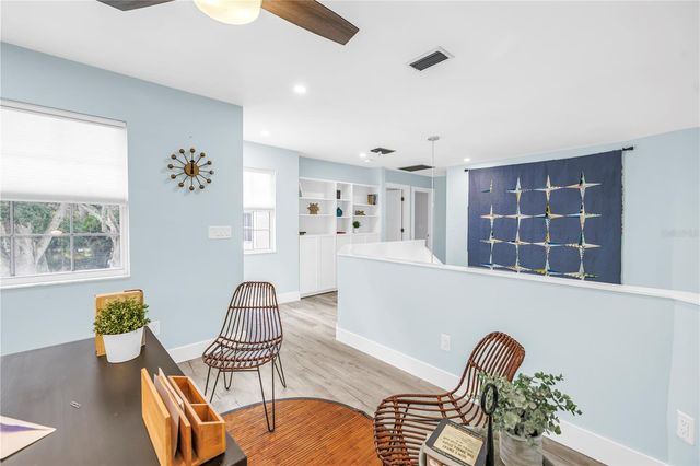 355 RED CEDAR COURT NE, St Petersburg, FL 33703