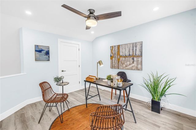355 RED CEDAR COURT NE, St Petersburg, FL 33703