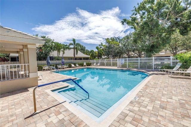 355 RED CEDAR COURT NE, St Petersburg, FL 33703