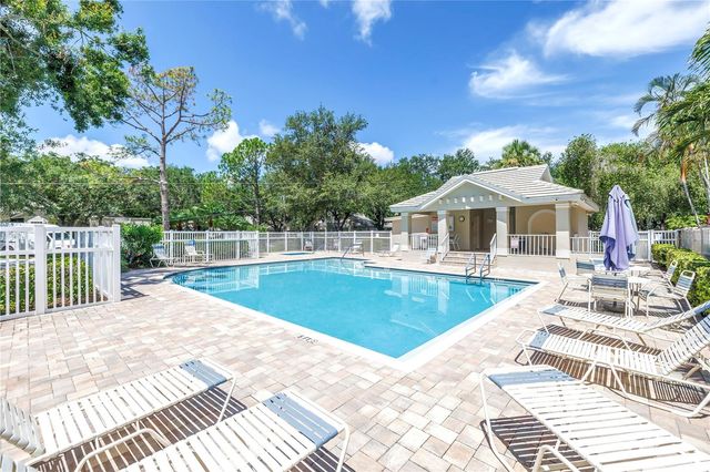 355 RED CEDAR COURT NE, St Petersburg, FL 33703