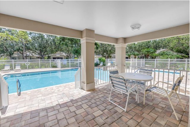 355 RED CEDAR COURT NE, St Petersburg, FL 33703