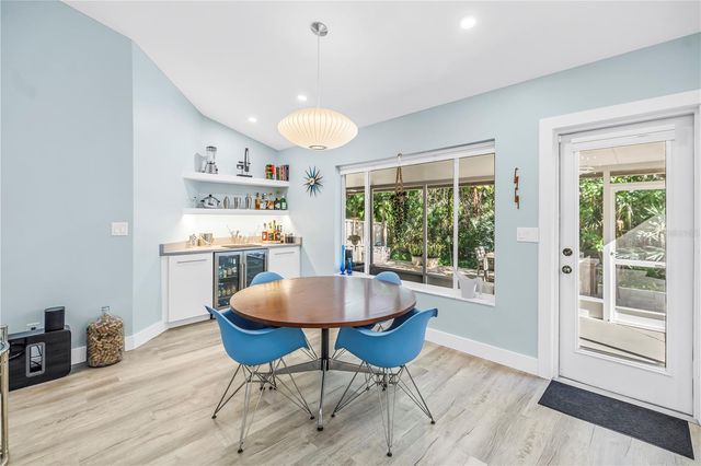 355 RED CEDAR COURT NE, St Petersburg, FL 33703