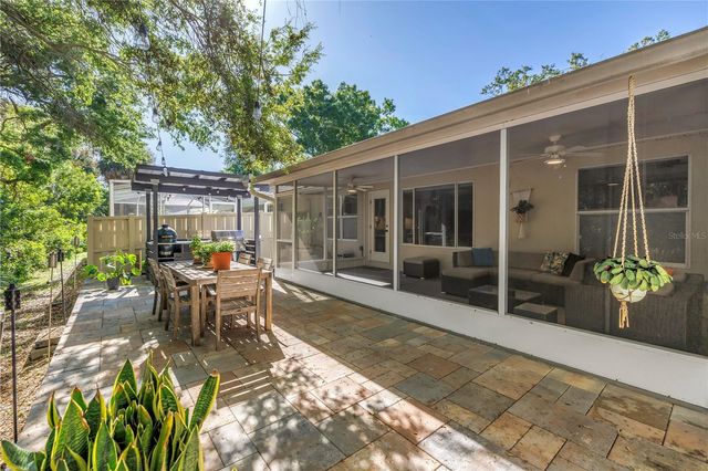 355 RED CEDAR COURT NE, St Petersburg, FL 33703