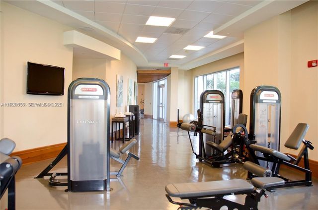 1050 Brickell Ave 606, Miami, FL 33131