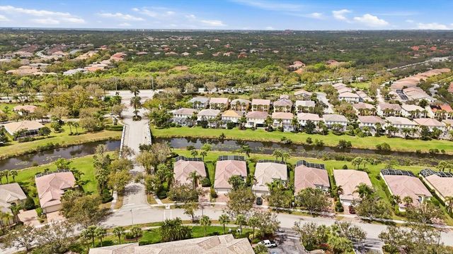 5894 BENEVENTO DRIVE, Sarasota, FL 34238