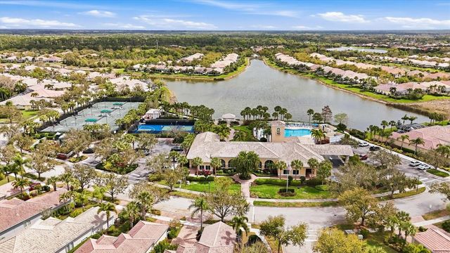 5894 BENEVENTO DRIVE, Sarasota, FL 34238