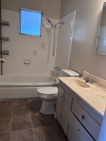 2406 W Hammer Ln, Stockton, CA 95209