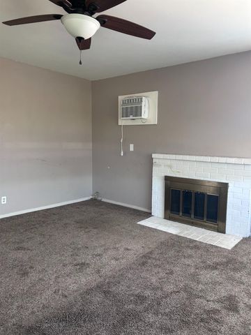 2406 W Hammer Ln, Stockton, CA 95209