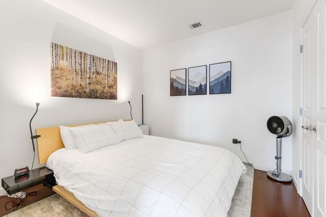 4 Repton Cir 4105, Watertown, MA 02472