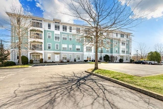 4 Repton Cir 4105, Watertown, MA 02472